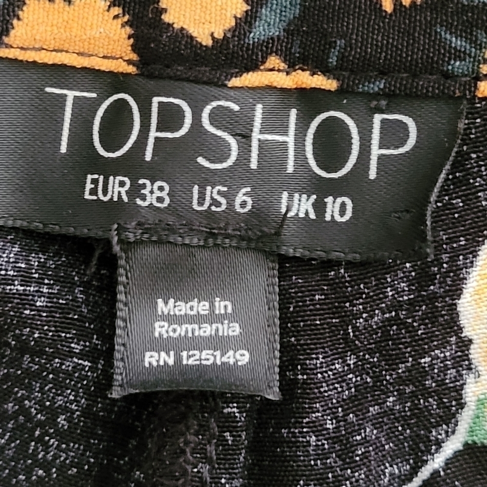 TopShop Black Floral Daisy Print Shorts Size 6 - Picture 6 of 7